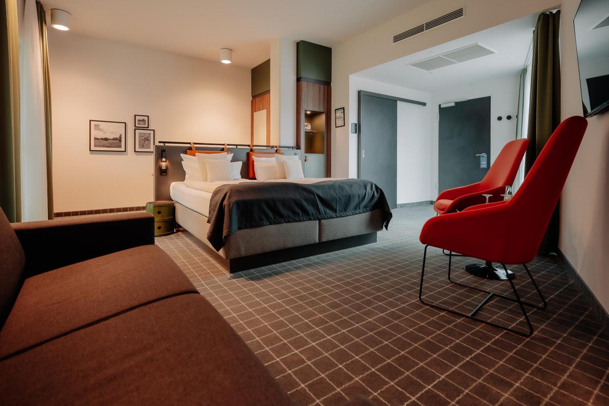 Via Plaza By Hackmann Hotel 4*